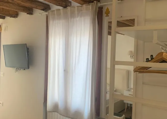 Casa Giardini Проживание в семье